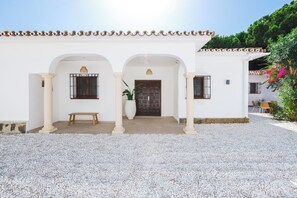Villa-Benamara-New-Golden-Mile-Estepona-Marbella-Beachside (30)
