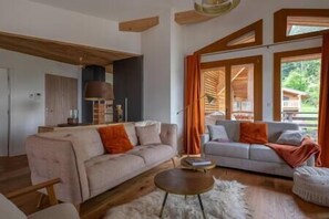 Les Or\xE9ades - Penthouse Duplex