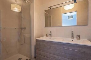 Les Or\xE9ades - Penthouse Duplex