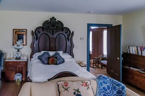Farmhouse Room with Queen Bed