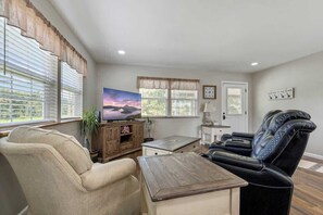 
Relax and watch some TV in the spacious living room.