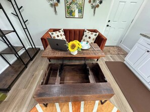 Love Seat | Coffee Table Pop Up