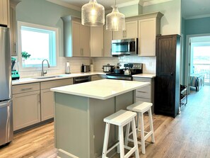 Full kitchen