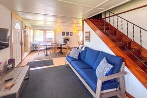 Living Room | 1st Floor | Wall Heater | Keyless Entry