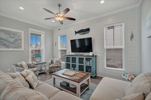 Your home at the beach! Comfort and style for you to relax