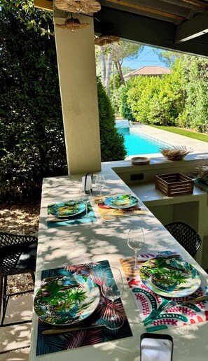 Outdoor dining