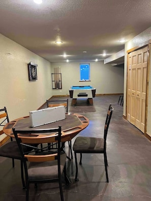 Spielezimmer