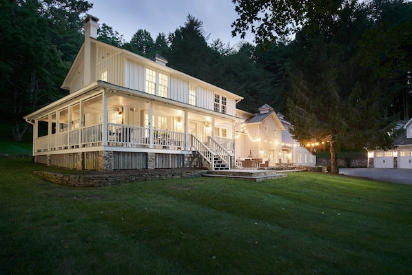 Welcome to Valley Farmhouse Retreat!