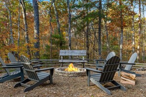 Wood Burning Fire Pit**guest supply their own wood