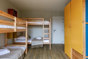 Children's room with 2 bunk beds