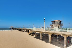 Beach & Pier | Steps Away
