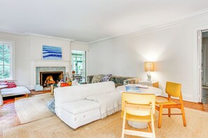 Living Room | Fireplace | Central A/C | 1st Floor