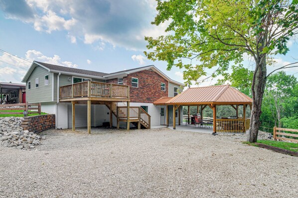 Cub Run Vacation Rental | 4BR | 3BA | Step-Free Entry | 2,401 Sq Ft