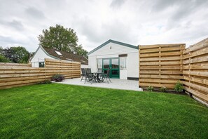 Stugans exteriör [sommar]