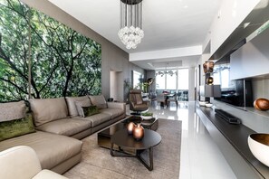Flow through unit with 4 balconies.