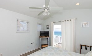 Top Floor King Suite II