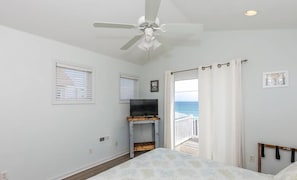 Top Floor King Suite II