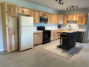 Lodge - Unit B Kitchen