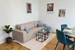 Sofa / Schlafsofa (1)
