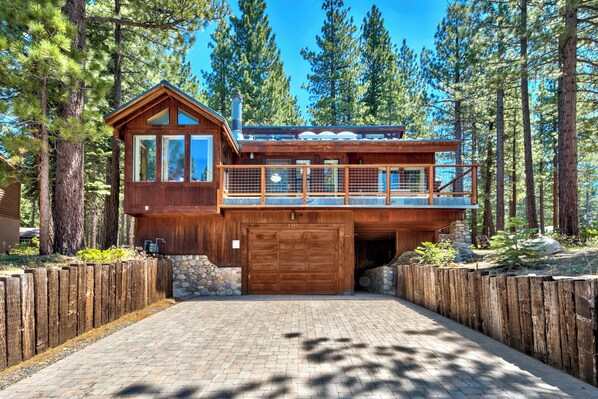 South Lake Tahoe vacation rental has Cabin Rental Feel your family is looking for
