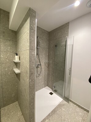 Bain