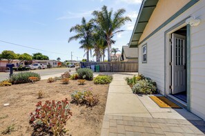 House Exterior | Keyless Entry | Garden