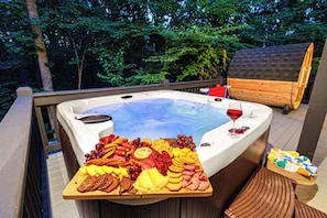 Relax and unwind in the hot tub or sauna—your perfect escape awaits!