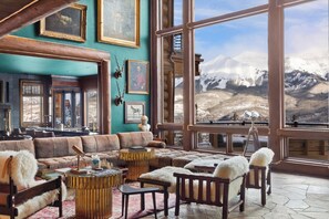 2.01-sundance-lookout-mountain-village-living-room2