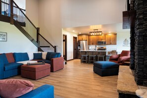 Living Room/Kitchen