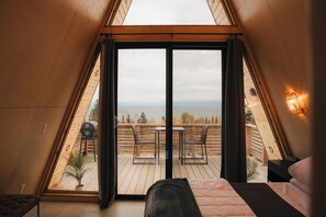 Bedroom lake view