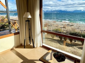 Mountain view,View(from property / room),City view,Lake view
