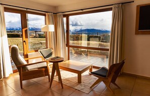 Mountain view,Living Room,View(from property / room),Garden view,Lake view