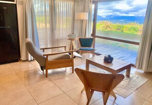 Mountain view,Living Room,View(from property / room),Garden view,Lake view