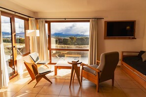 Mountain view,Living Room,View(from property / room),Garden view