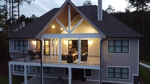 View of back of home