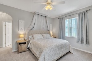 Indoors, Home Decor, Furniture, Bed, Bedroom
