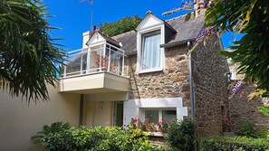 Clos de la Fontaine Dinard, entrée du N°5