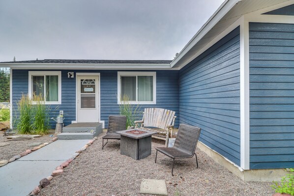 Bigfork Vacation Rental | 4BR | 2.5BA | Steps Required | 2,160 Sq Ft