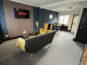 Living Room / Lounge
