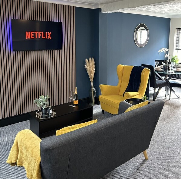 Living Room / Lounge