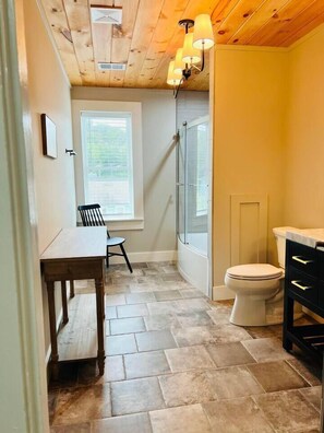 Detached, full bathroom, shower/tub combo