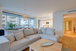 Living Room / Lounge