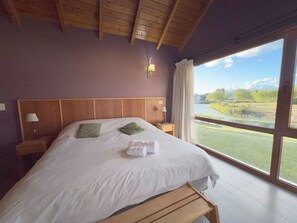 Bed,Bedroom