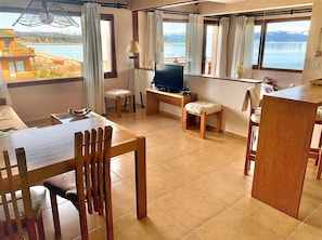 Dining area,Living Room,TV and multimedia,Communal lounge / TV room