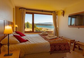 Bed,Photo of the whole room,View(from property / room)