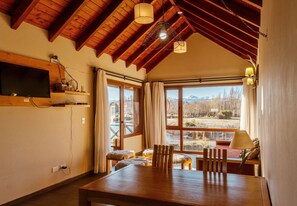 Mountain view,Dining area,Living Room,Garden view