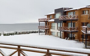 Mountain view,Balcony / Terrace,View(from property / room),Garden view,Lake view,Bird's eye view