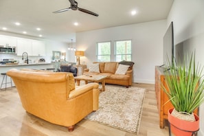 Living Room | Smart TV