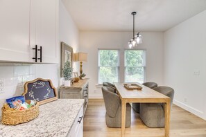 Dining Area | Single-Story Home
