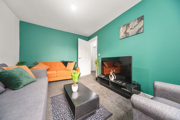 Living Room / Lounge
